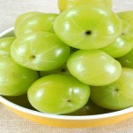 आंवला- पेड़ पर गुच्छों में लगने