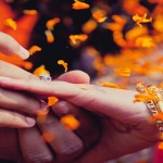 जमाना चाहे चांद पर पहुंचकर घर