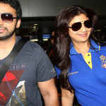 oej1q9px7fzpc7kj.D.0.Shilpa-Shetty-with-husband-Raj-Kundra-and-son-Viaan-snapped-at-Mumbai-Domestic-Airport-on-arrival-from-Jaipur